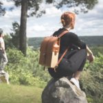 Sac à dos en cuir naturel à tannage végétal et bois, marron papaya et miel, Le Porteur