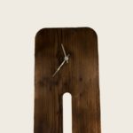 Horloge moderne en bois brûlé - La Comtoise