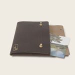 Pochette, chemise pour documents, en cuir naturel à tannage végétal, chocolat, Le Passeport