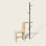 Meuble d'entrée en bois, chêne ou frêne, et porte-manteau en métal - Le Vestiaire