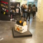 Sac de voyage en cuir naturel à tannage végétal et bois, logo du Wu Tang, pièce unique exposée à La Place Hip Hop à Paris en mai 2017, Le Wu Bag