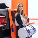 Sac de voyage en et bois, collaboration Citroën pour Ami One Concept