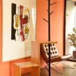Meuble d'entrée en bois, chêne ou frêne, et porte-manteau en métal - Le Vestiaire