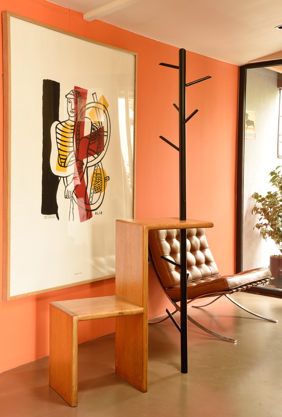 Meuble d'entrée en bois, chêne ou frêne, et porte-manteau en métal - Le Vestiaire