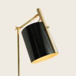 Lampe de bureau à poser en bois et laiton - La Girafe