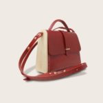 La Ninetta 2.0 autruche rouge cuir et bois Damien Béal 5 Sac à main féminin en cuir naturel à tannage végétal et bois, rouge imprimé autruche, La Ninetta