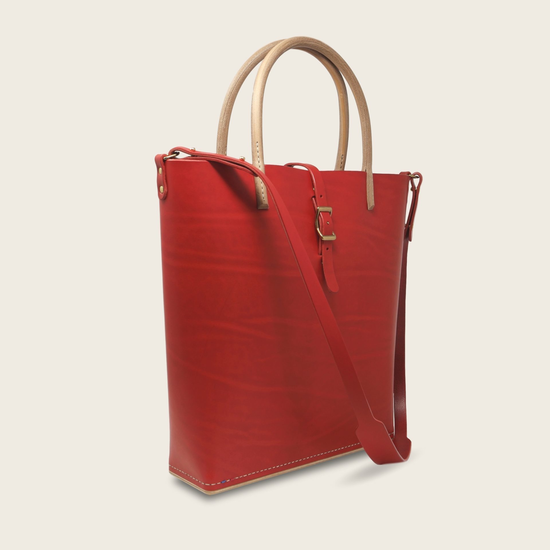 Cabas, sac à main en cuir naturel à tannage végétal et bois, rouge, Le Myro