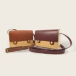 Sac bandoulière en cuir à tannage végétal et bois, naturel et prune, collaboration Tété, Le Petit Reliquaire