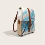 Sac à dos en cuir naturel et bois illustré par Enfants Sauvages (Monsta et Melle Terite), Le Porteur Sauvage