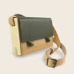 Sac bandoulière en cuir végétal naturel et bois, naturel et vert olivec, ollaboration chanteur Tété, Le Petit Reliquaire