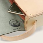 Sac bandoulière en cuir végétal naturel et bois, collaboration chanteur Tété, Le Petit Reliquaire