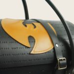 Sac de voyage en cuir naturel à tannage végétal et bois, logo du Wu Tang, pièce unique, Le Wu Bag