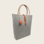Sac à main cabas, laine pure vierge française et poignée en cuir naturel et bois, collaboration Made in Town et Damien Béal, projet Tricolor, Le Myro