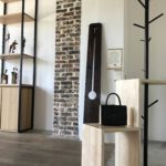 Horloge moderne en bois brûlé - La Comtoise