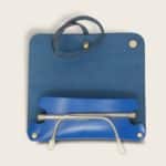 Etui à lunettes, en cuir naturel à tannage végétal et bois, bleu électrique et marine