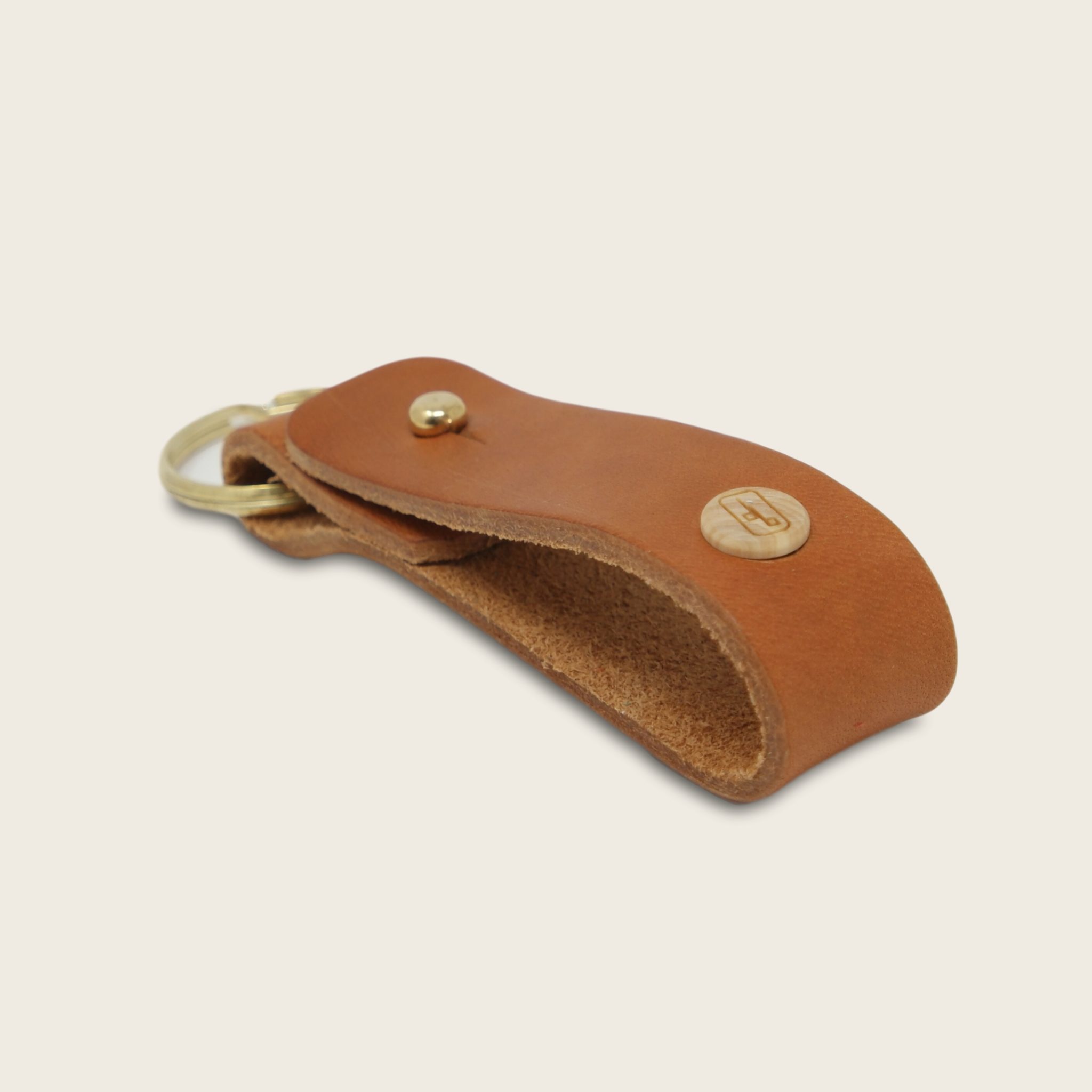 Porte-clés, en cuir naturel à tannage végétal et bois, marron whisky