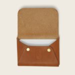 Porte-cartes, en cuir naturel à tannage végétal, whisky, L'Enveloppe