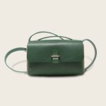 L'Insolent-sac bandoulière en bois et cuir-vert bouteille-Damien Béal-3 Besace, sac bandoulière en cuir naturel à tannage végétal et bois, vert, L'Insolent