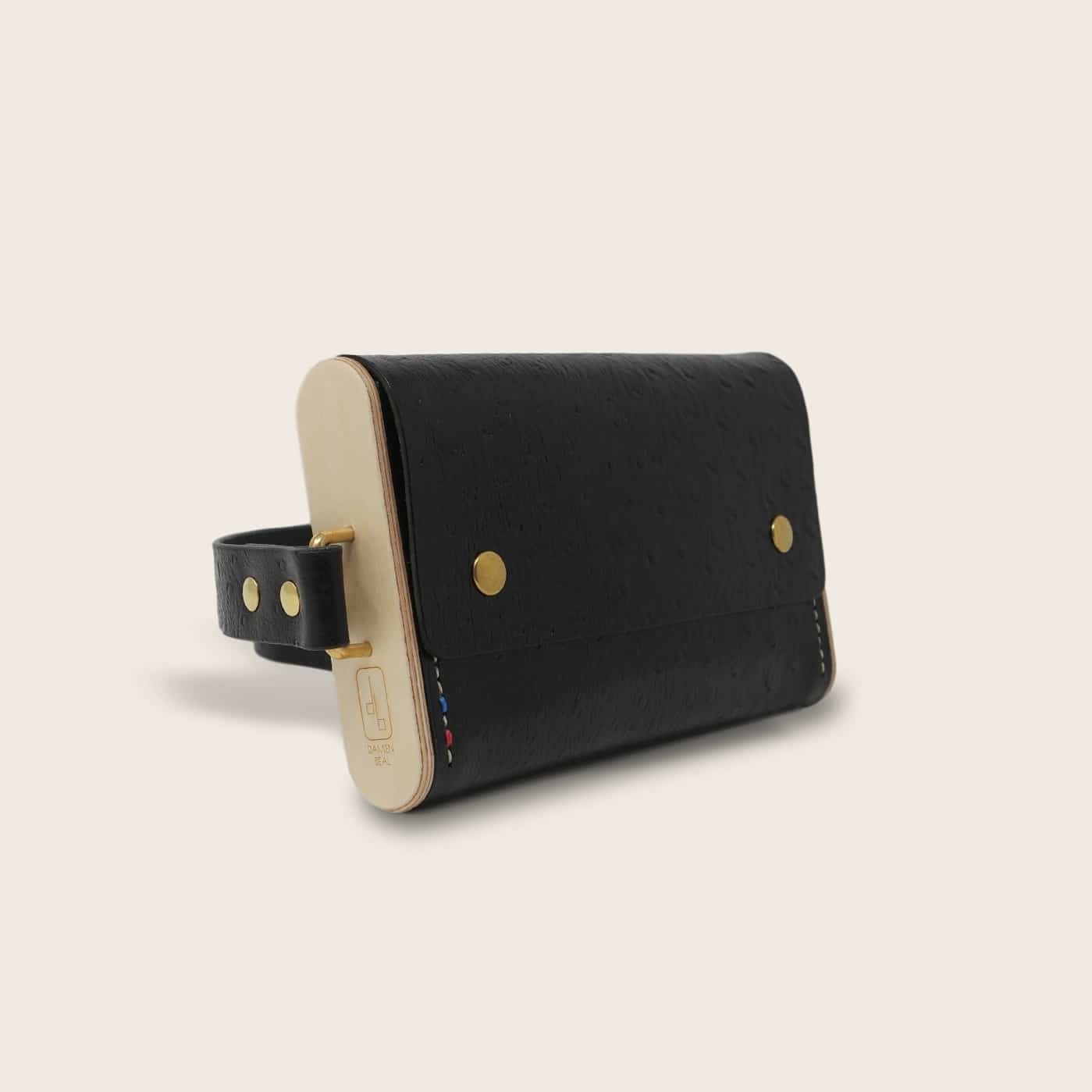 Sac banane en cuir naturel et bois, autruche noir, Le Banana Strict, Damien Béal
