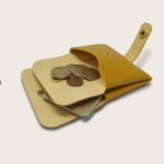 Porte-cartes, porte monnaie, en cuir naturel à tannage végétal, jaune , deux en un