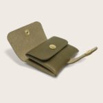 Porte-cartes, porte monnaie, en cuir naturel à tannage végétal, olive , deux en un