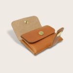 Porte-cartes, porte monnaie, en cuir naturel à tannage végétal, whisky , deux en un