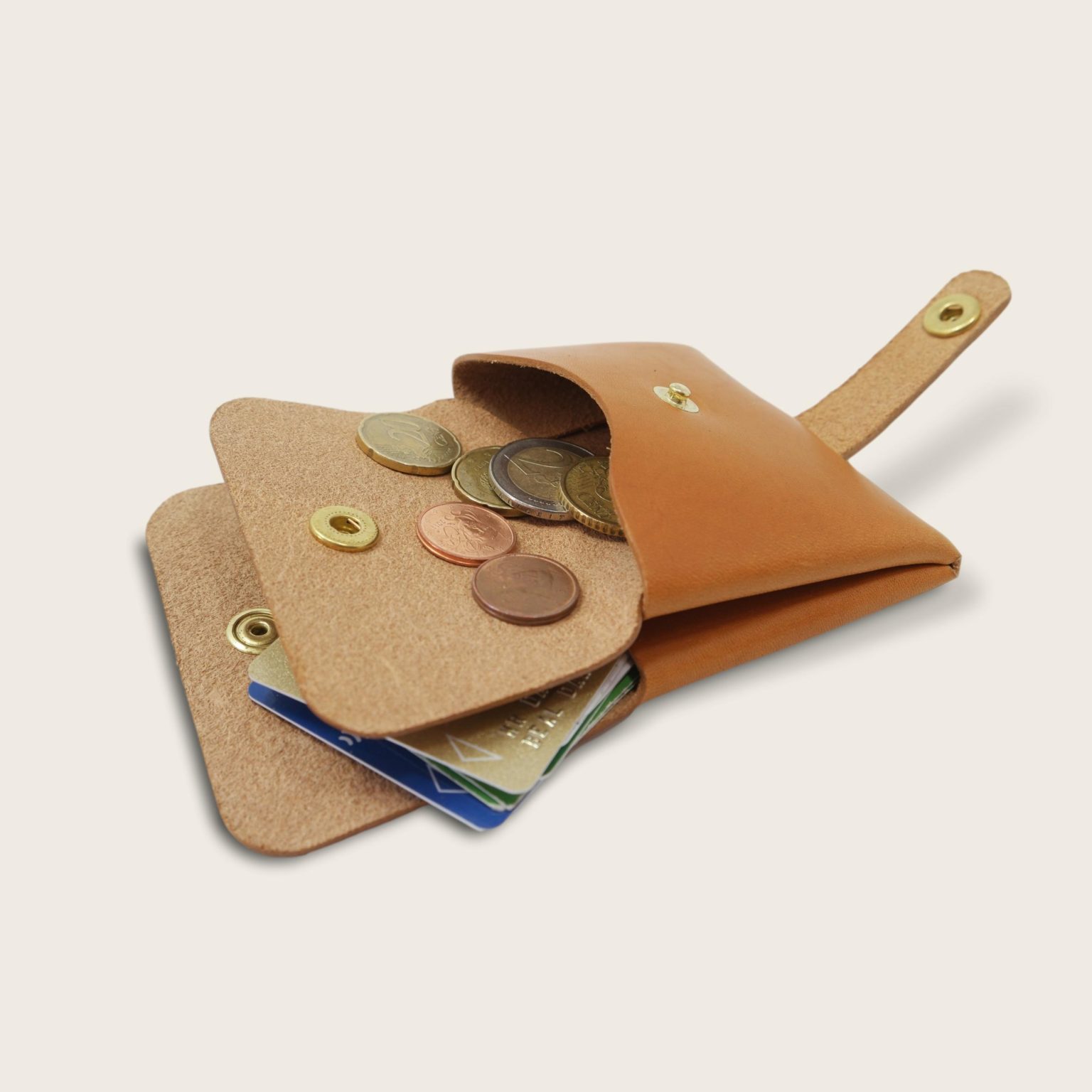 Porte-cartes, porte monnaie, en cuir naturel à tannage végétal, whisky , deux en un