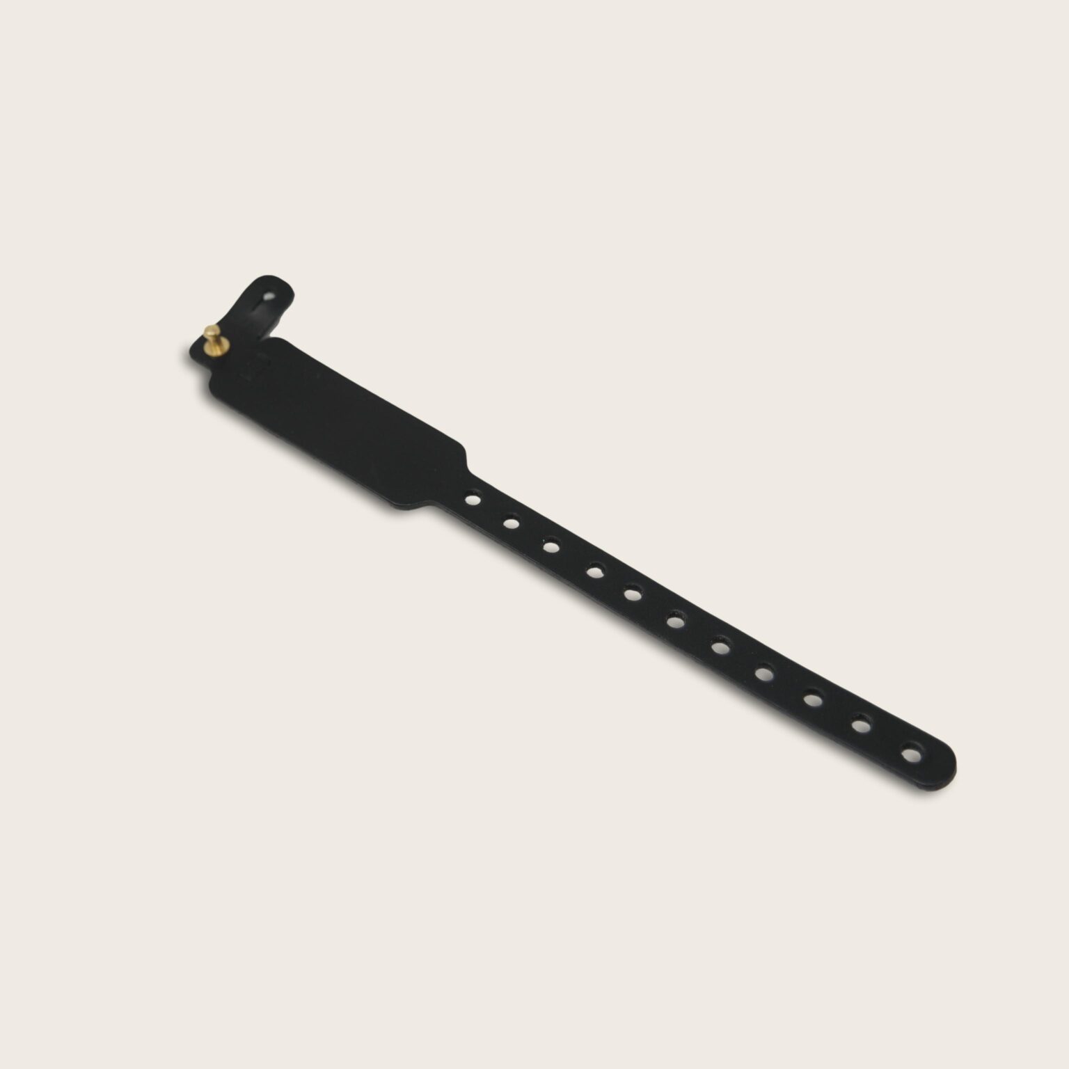 Le bracelet de naissance revisité en cuir